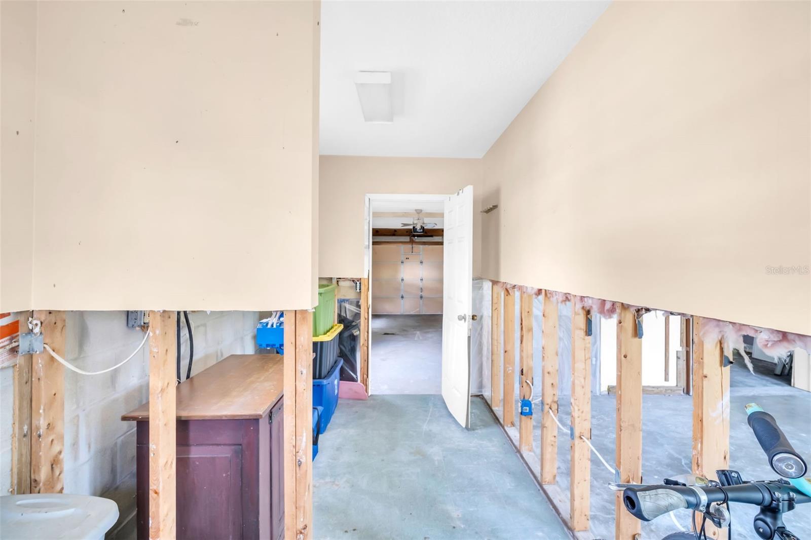 Image 31 of 45 For 402 Orchid Lane Lane