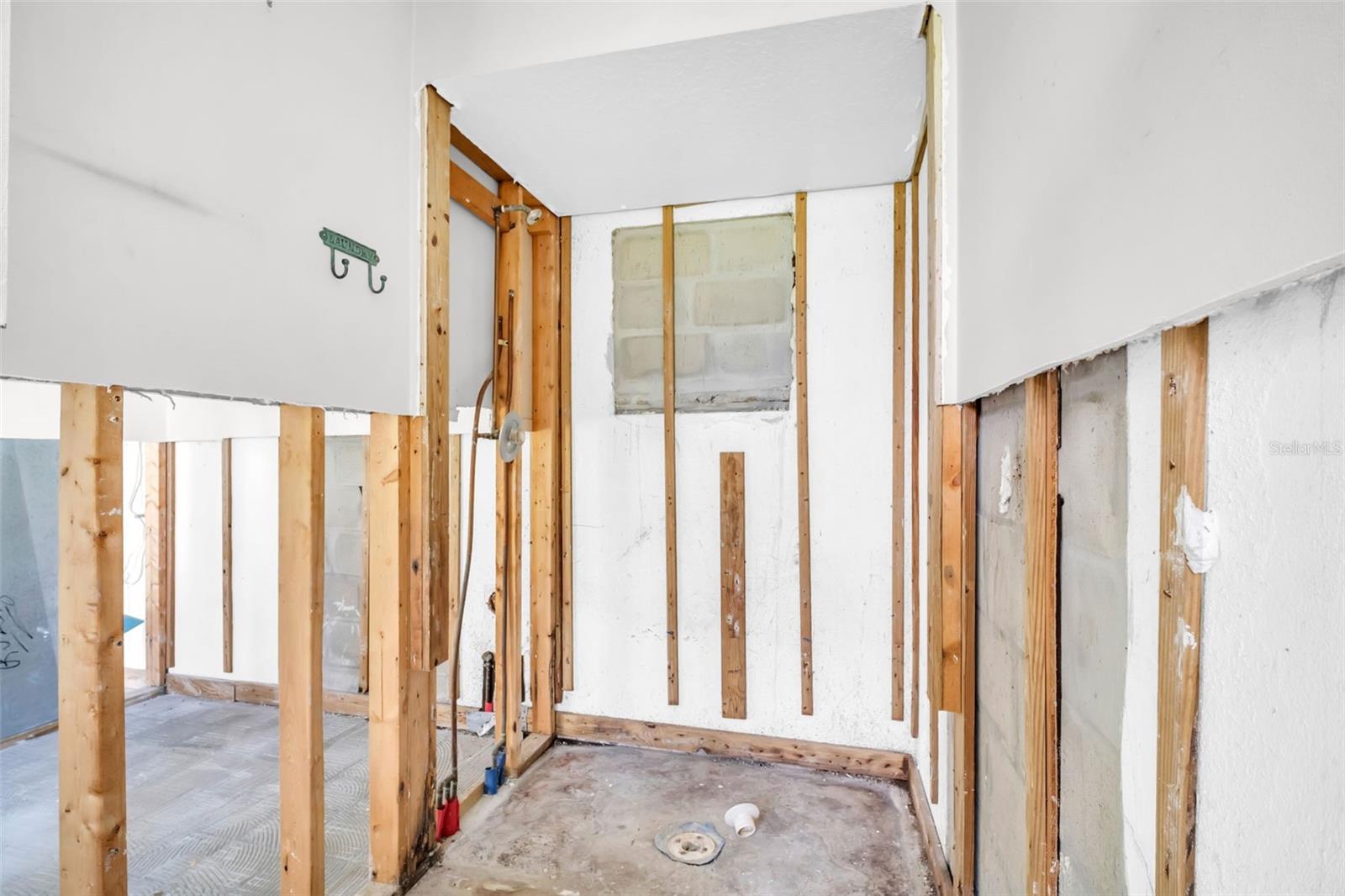 Image 8 of 45 For 402 Orchid Lane Lane