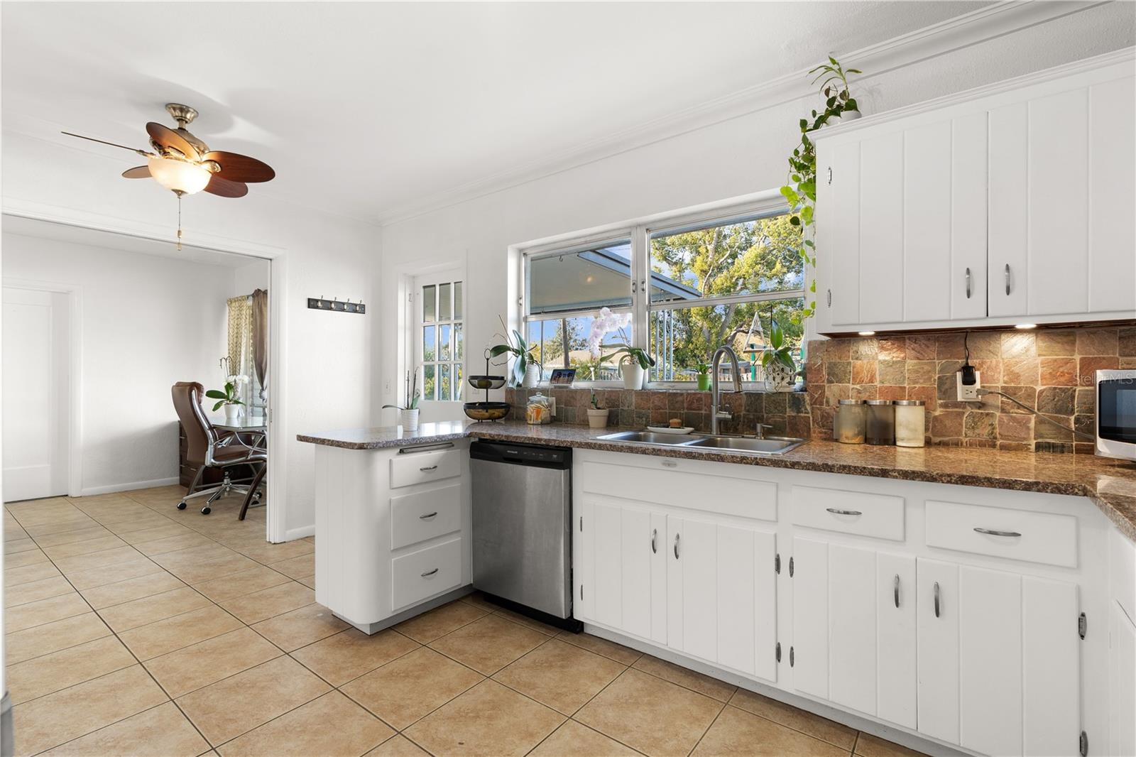 Image 15 of 35 For 1528 Citrus Street