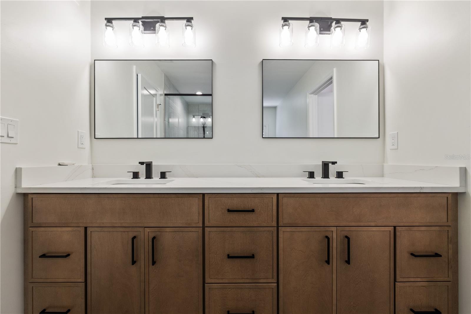 Image 22 of 35 For 5009 Neptune Way