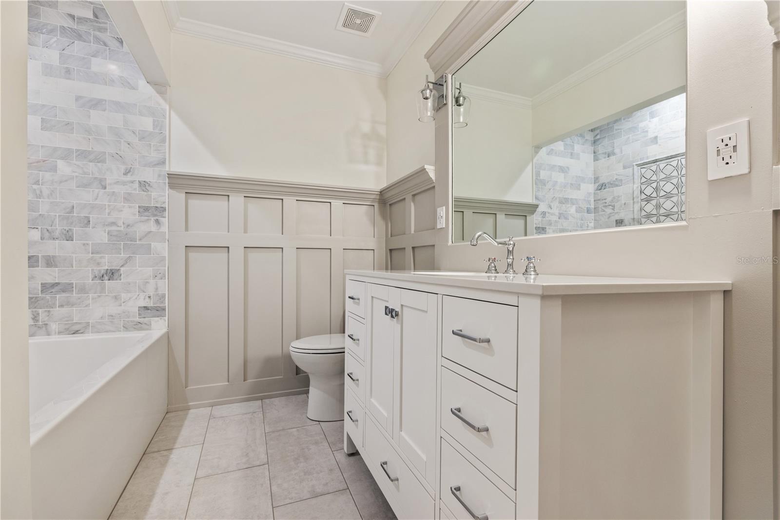 Image 31 of 35 For 5009 Neptune Way