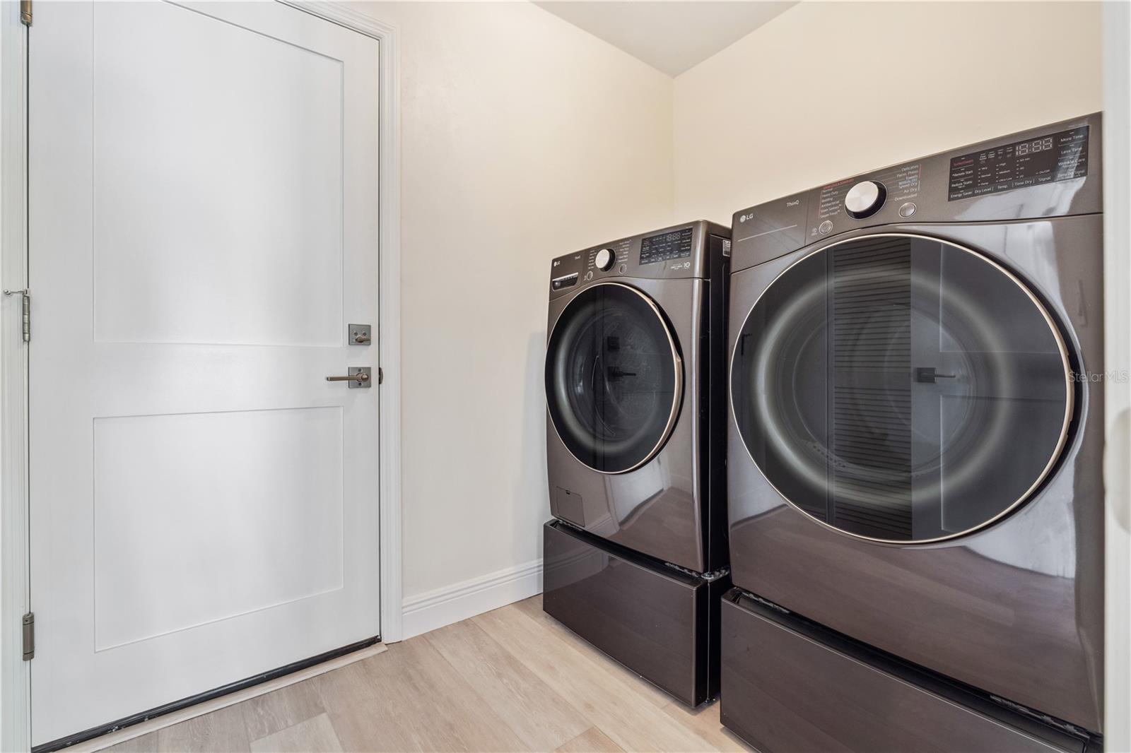 Image 32 of 35 For 5009 Neptune Way