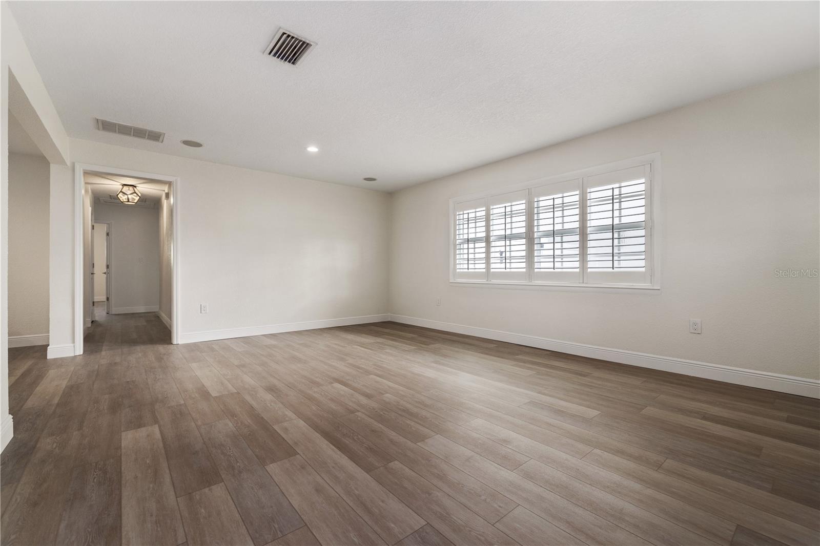 Image 4 of 35 For 5009 Neptune Way