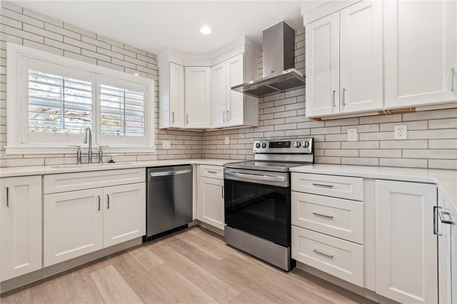 Image 5 of 35 For 5009 Neptune Way