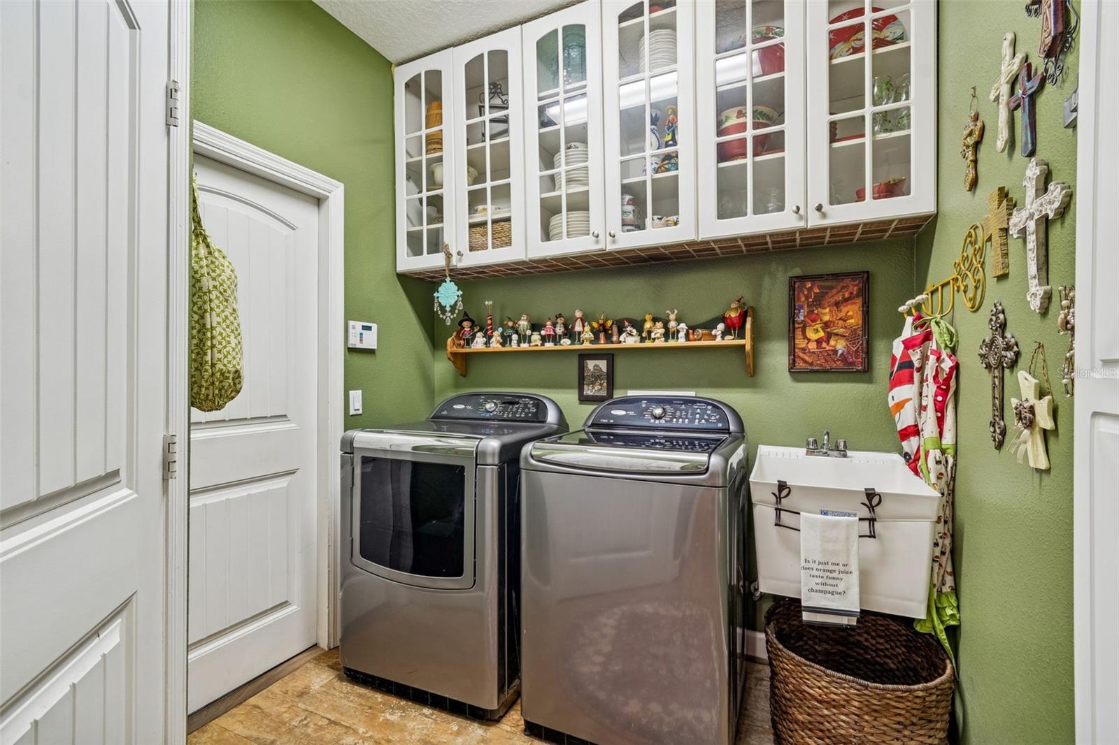 Image 27 of 100 For 2921 Lampp Road