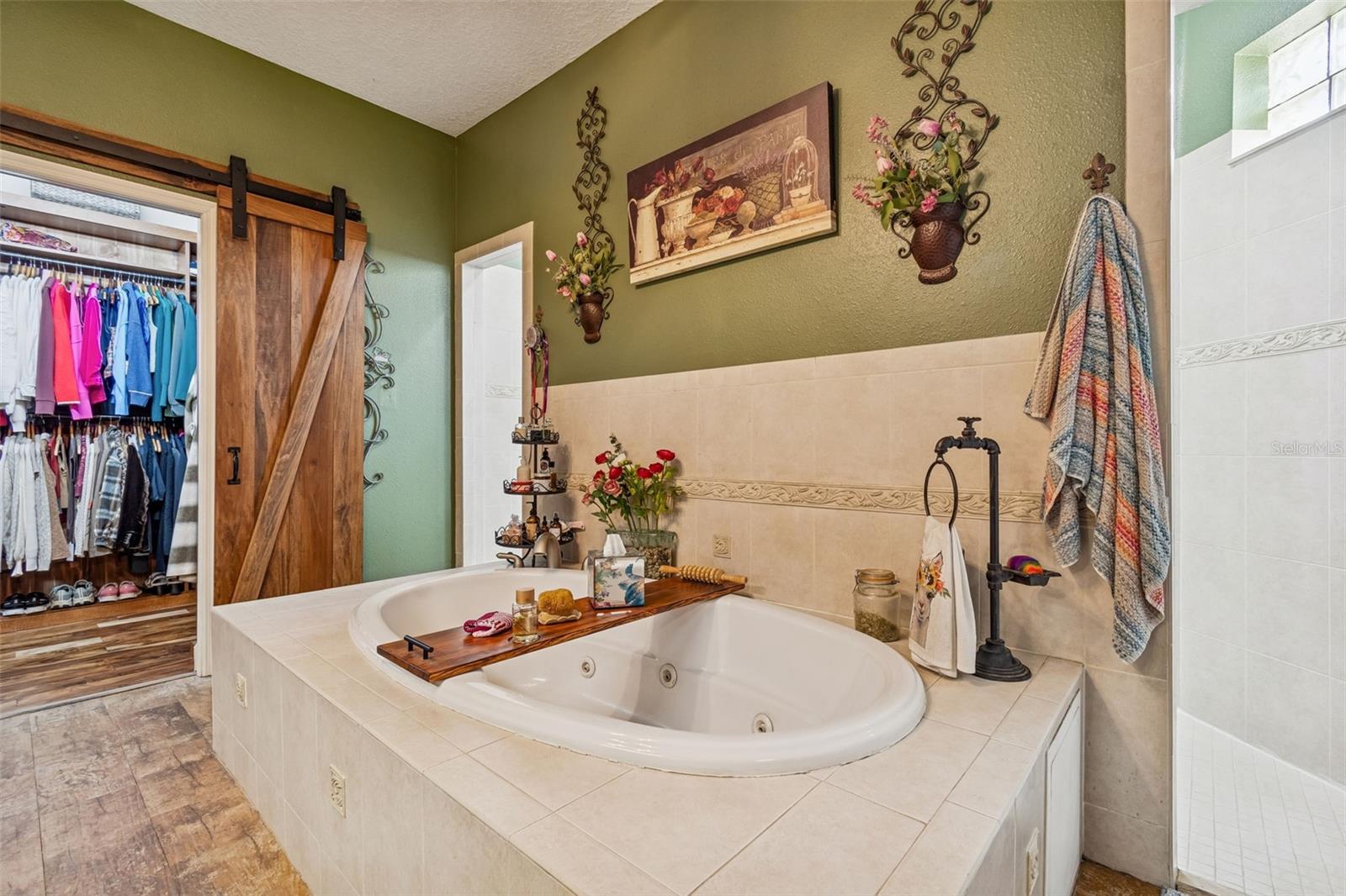 Image 43 of 100 For 2921 Lampp Road