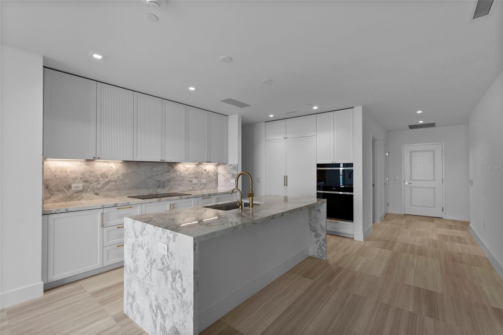 Image 18 of 100 For 3015 Ysabella Avenue 2602