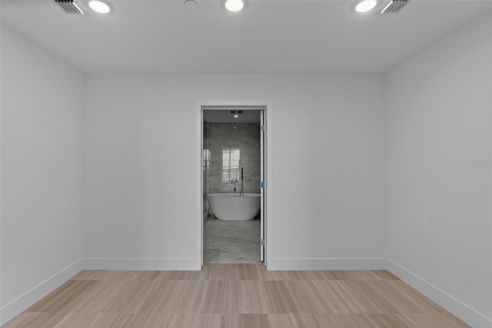 Image 23 of 100 For 3015 Ysabella Avenue 2602