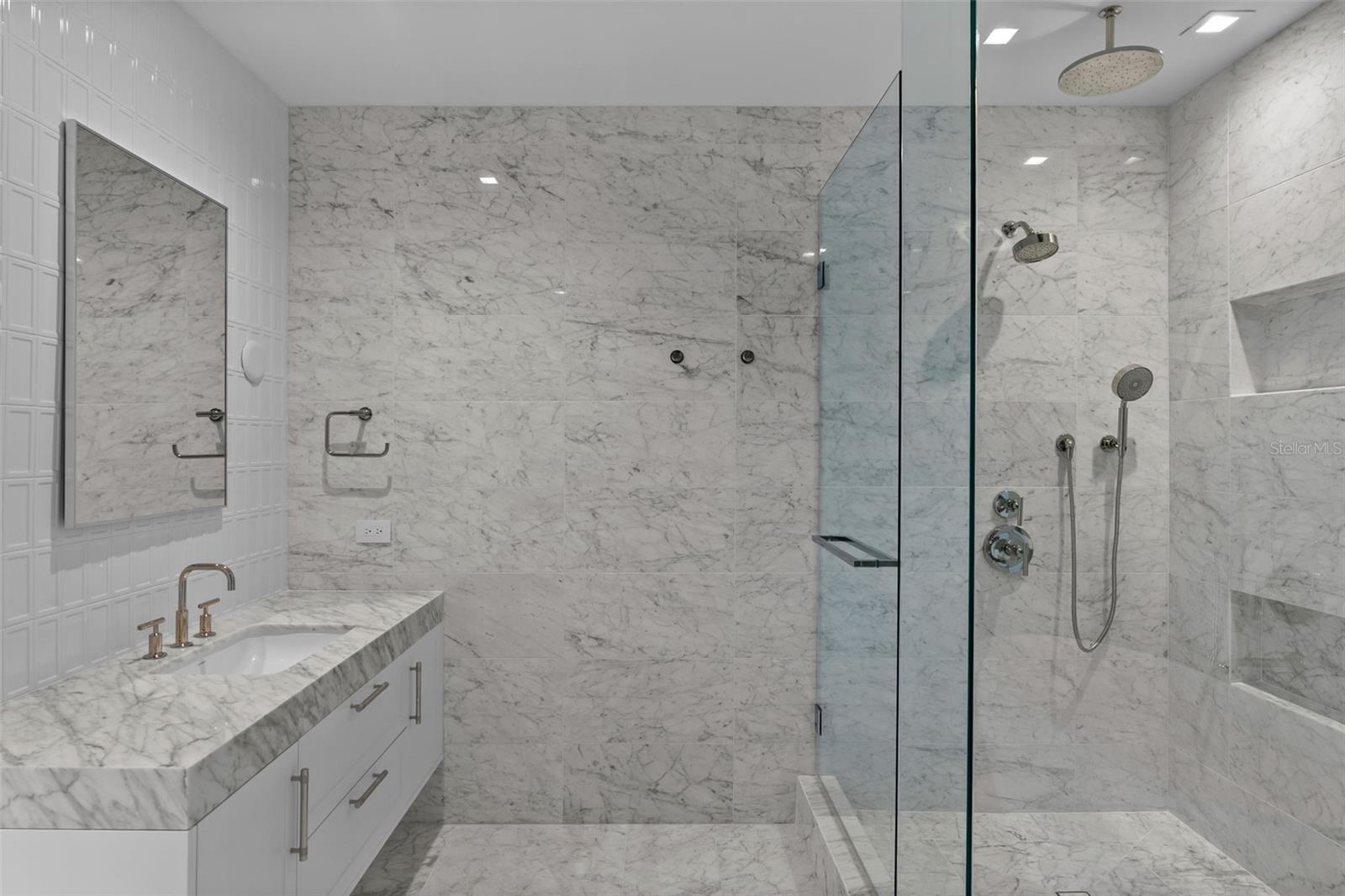 Image 25 of 100 For 3015 Ysabella Avenue 2602