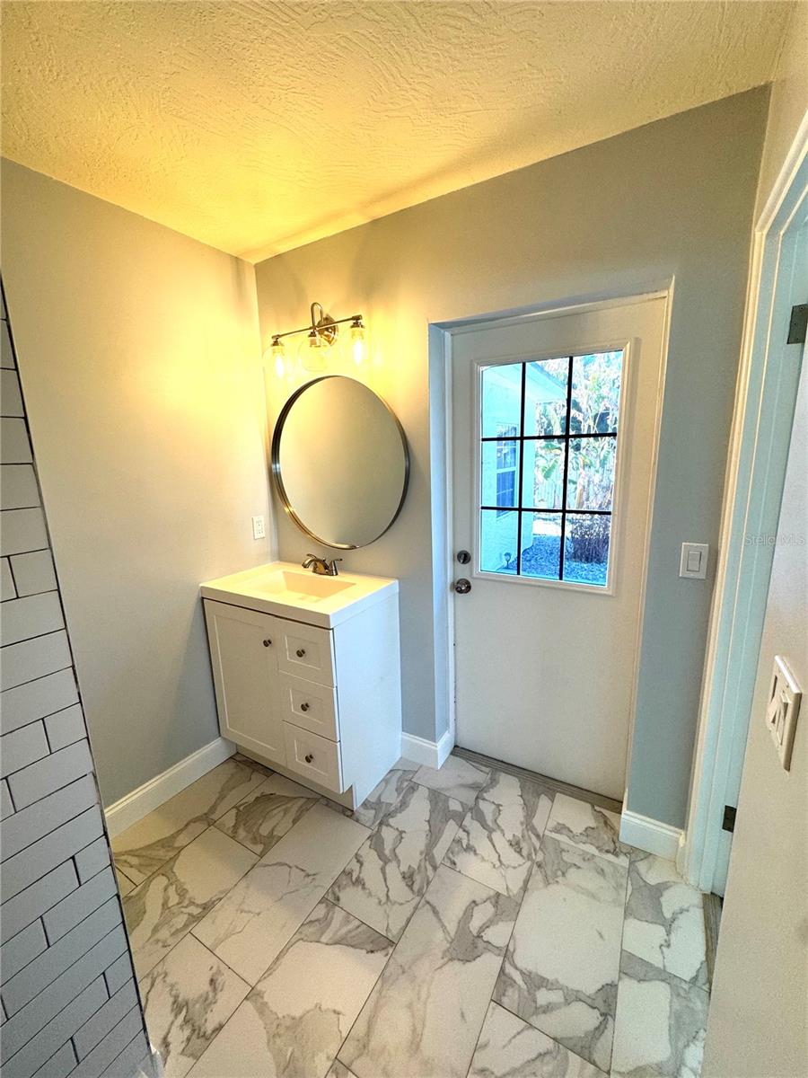 Image 26 of 64 For 4518 Helena Street Ne