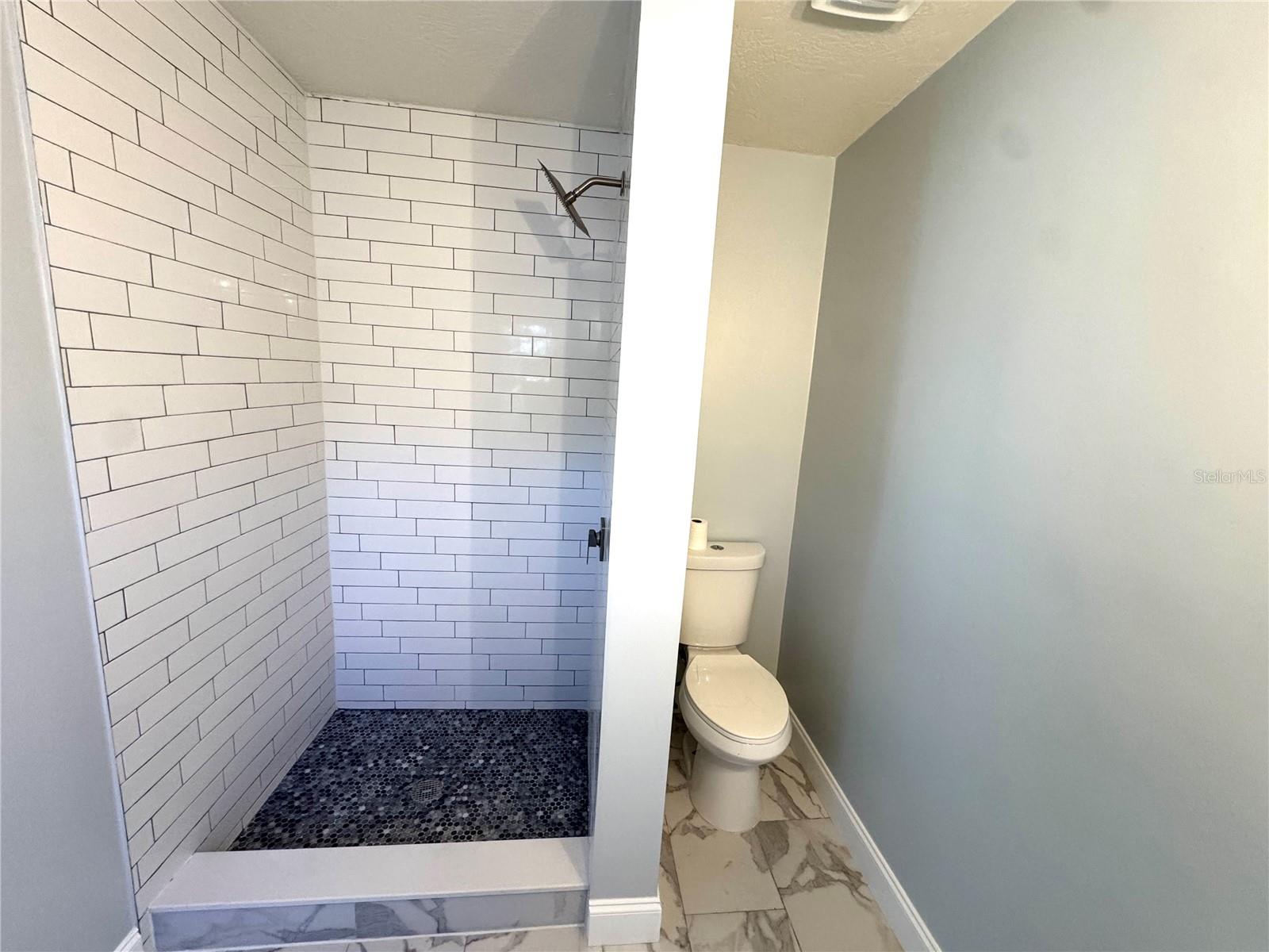 Image 27 of 64 For 4518 Helena Street Ne