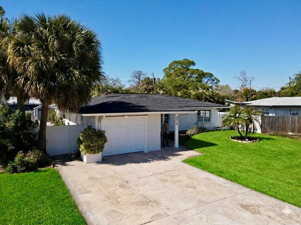 Image 3 of 64 For 4518 Helena Street Ne