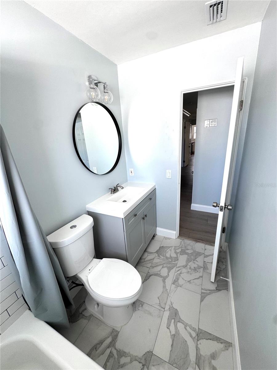 Image 34 of 64 For 4518 Helena Street Ne