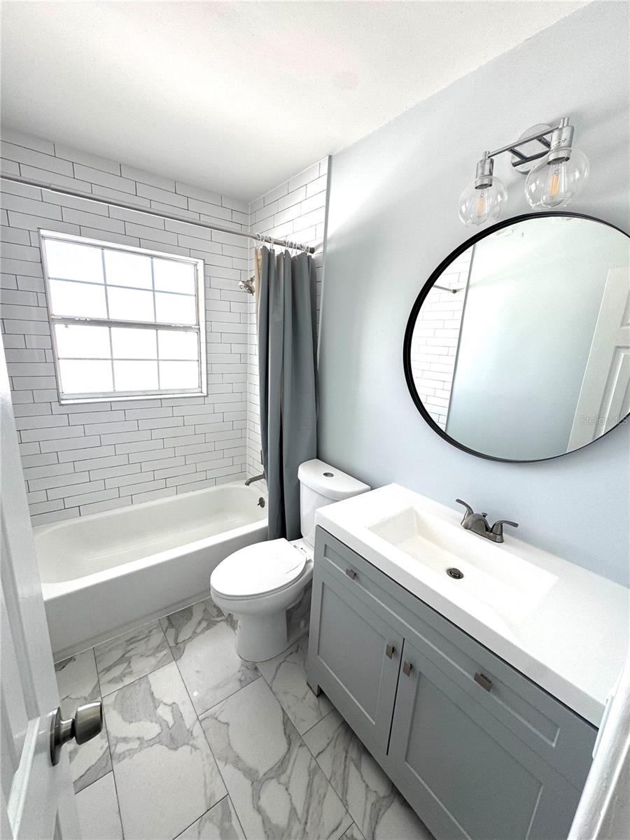 Image 35 of 64 For 4518 Helena Street Ne