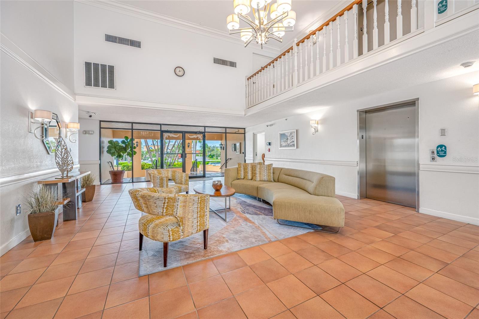 Image 5 of 31 For 6650 Sunset Way 112