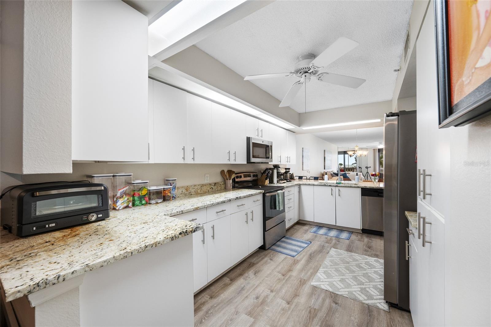 Image 8 of 31 For 6650 Sunset Way 112