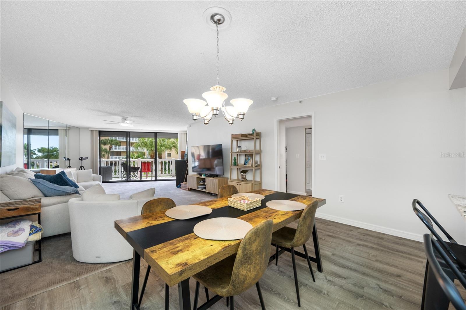 Image 9 of 31 For 6650 Sunset Way 112