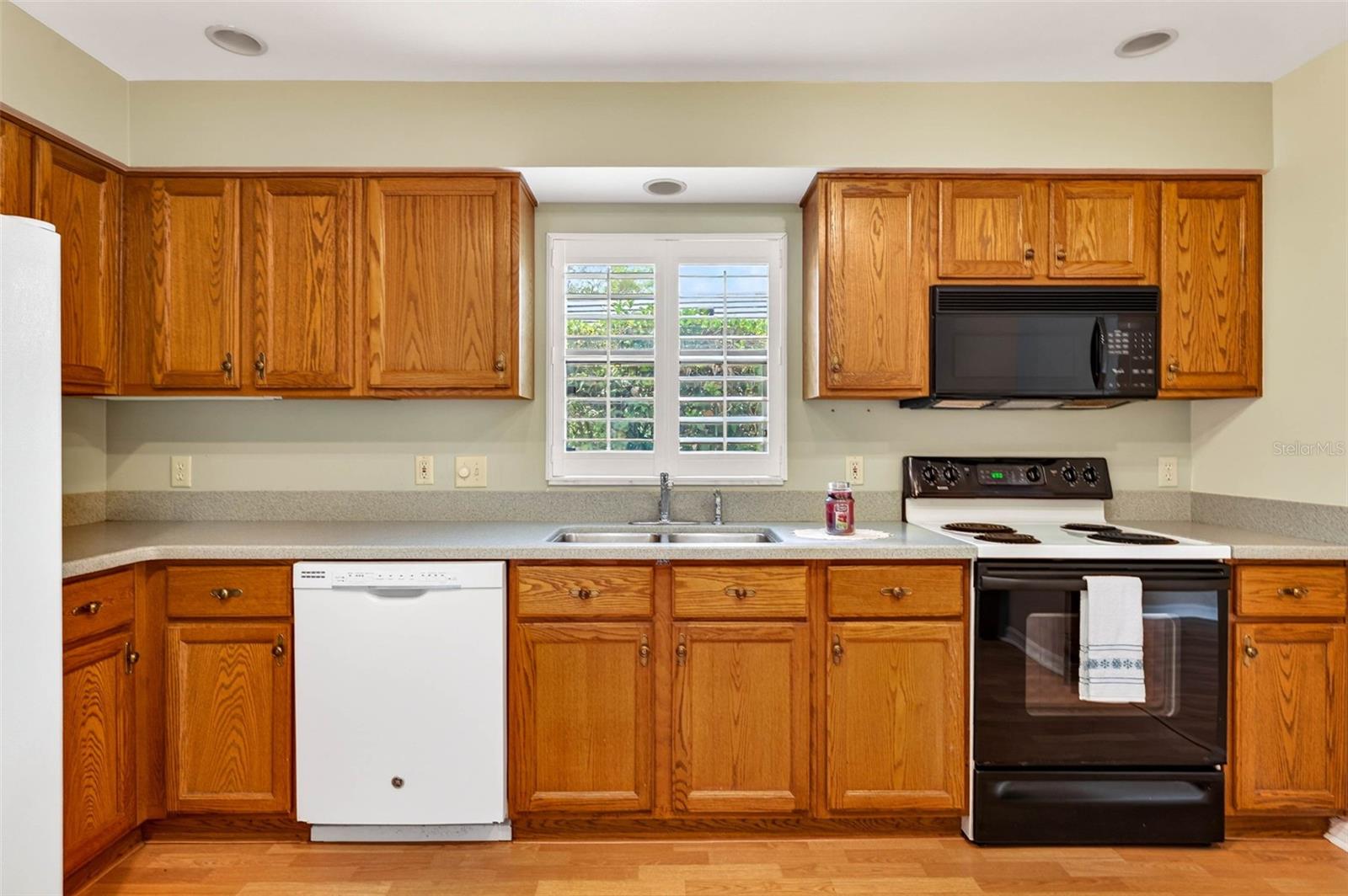 Image 11 of 39 For 17550 Fairmeadow Drive