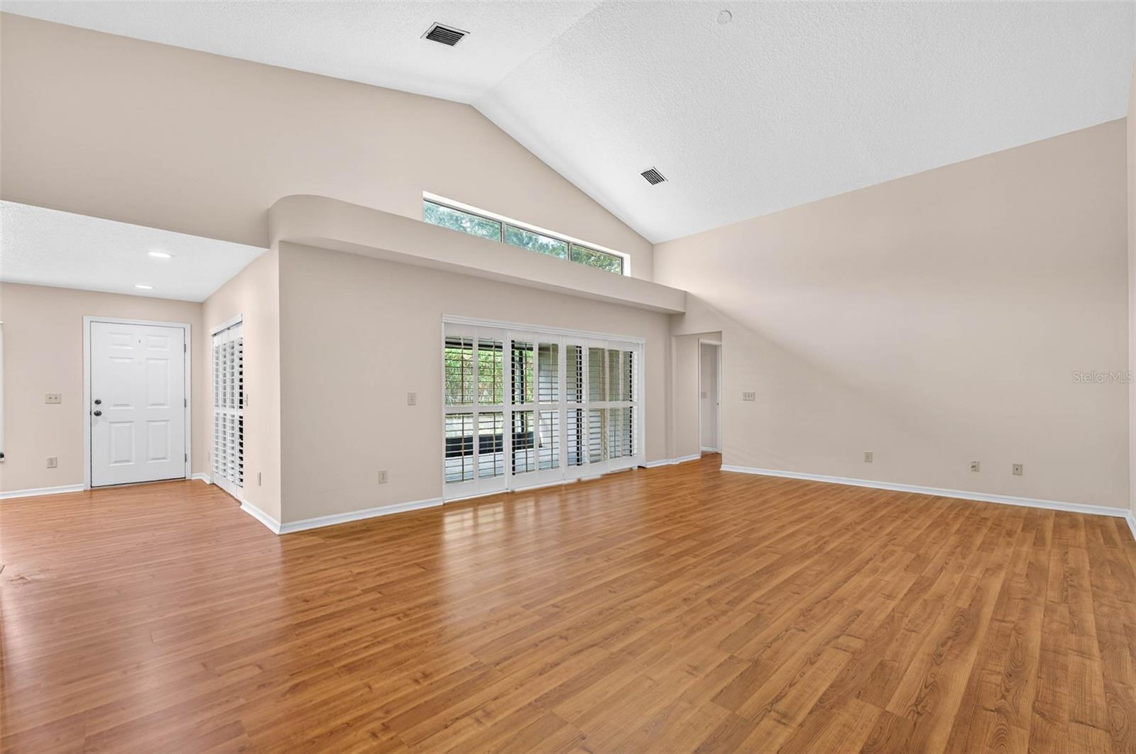 Image 15 of 39 For 17550 Fairmeadow Drive