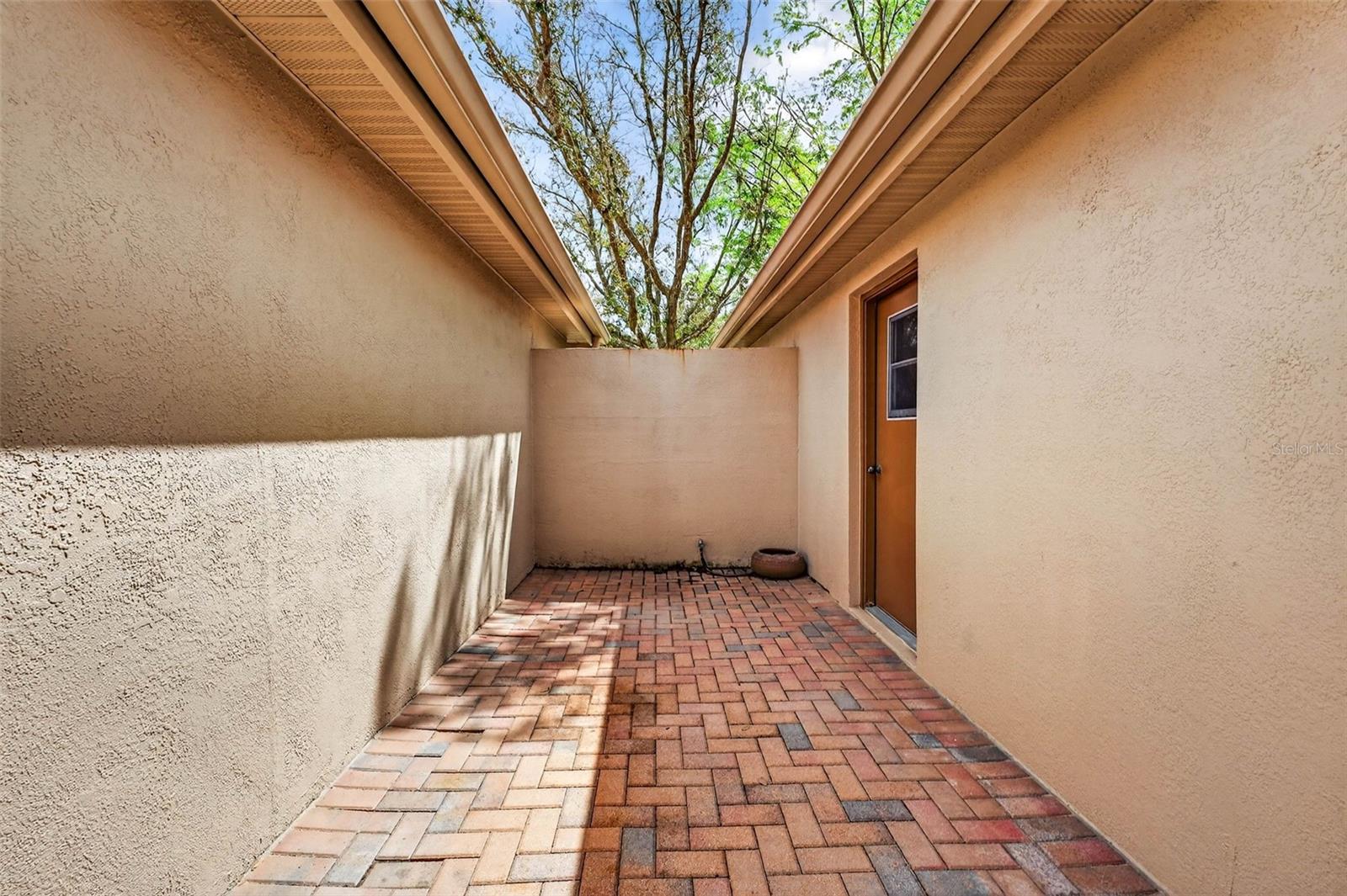 Image 31 of 39 For 17550 Fairmeadow Drive