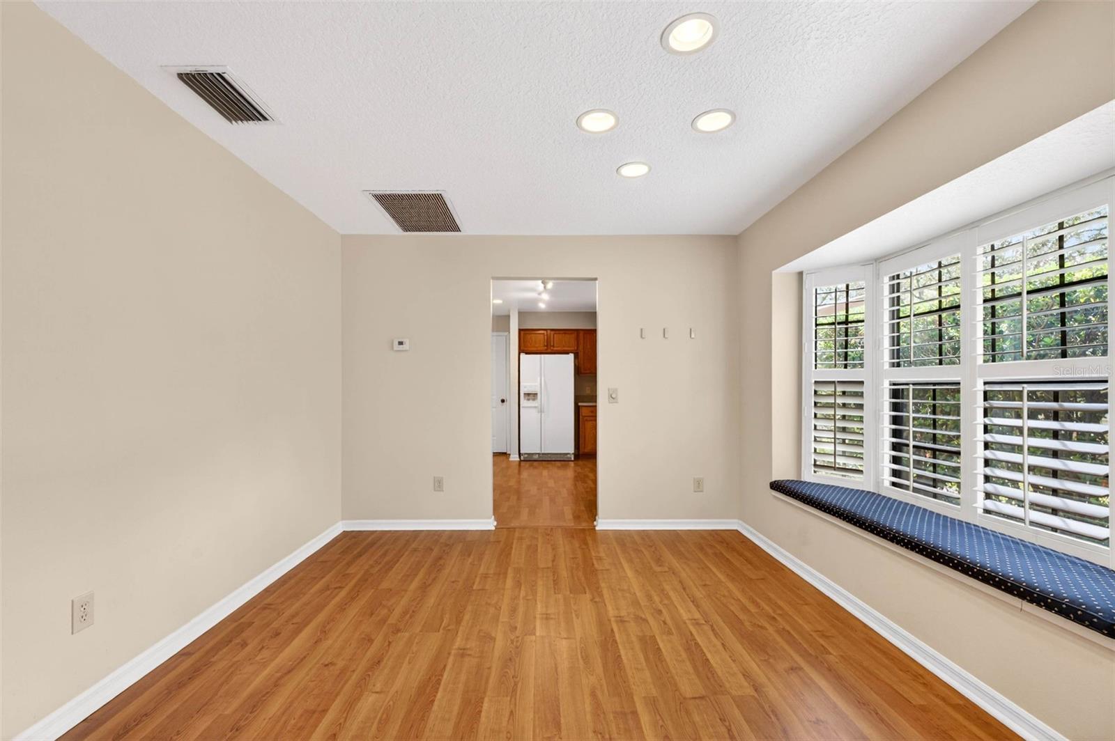 Image 5 of 39 For 17550 Fairmeadow Drive