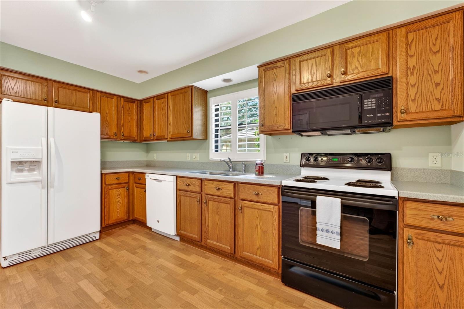 Image 8 of 39 For 17550 Fairmeadow Drive