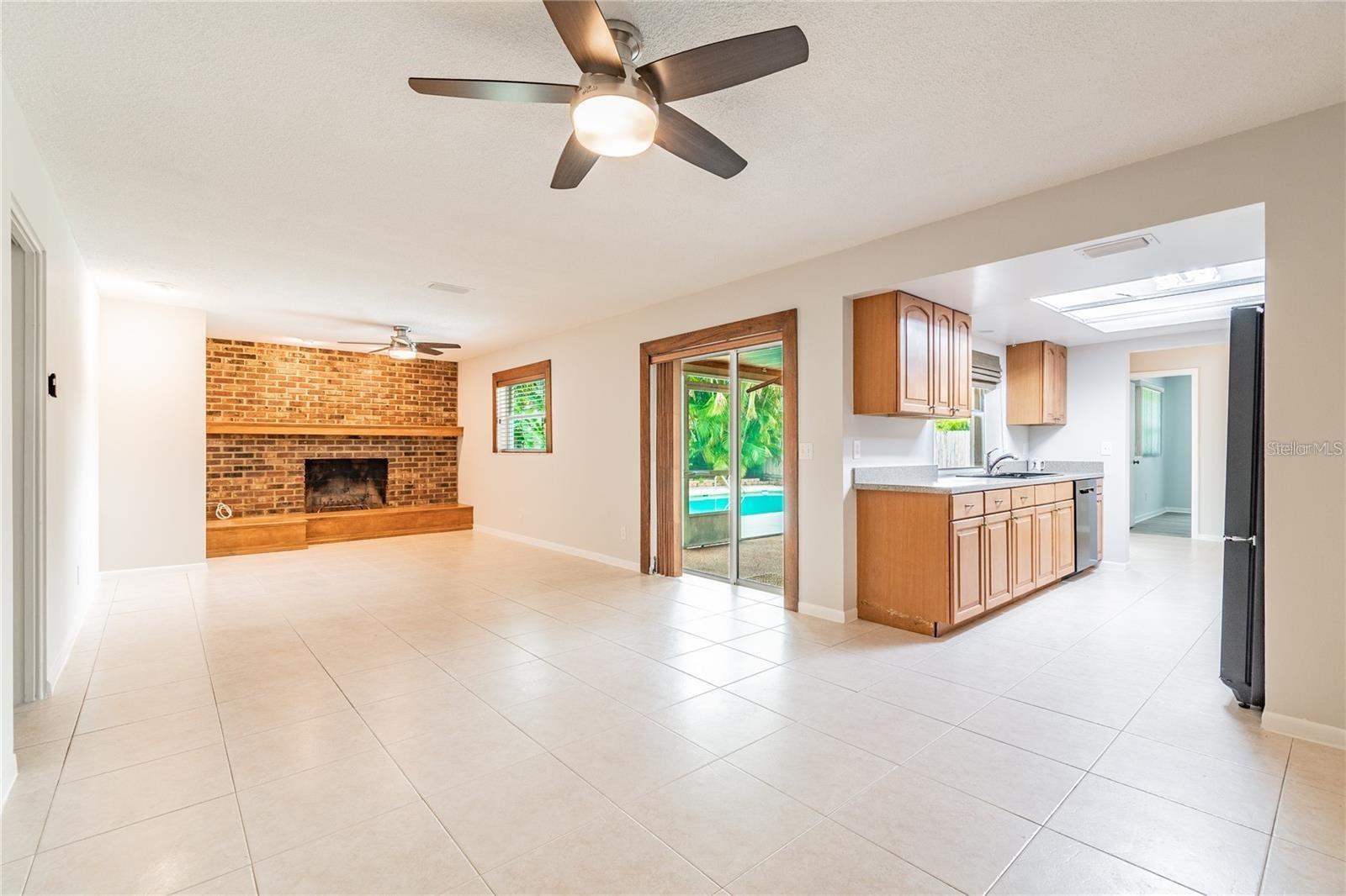 Image 18 of 25 For 2656 Colony Drive