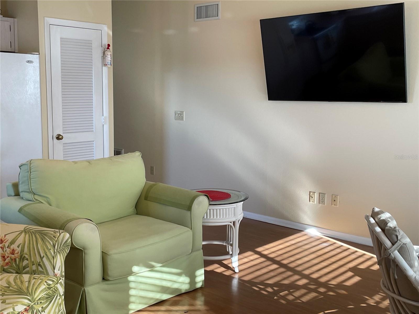 Image 21 of 33 For 2221 Norwegian Drive 61