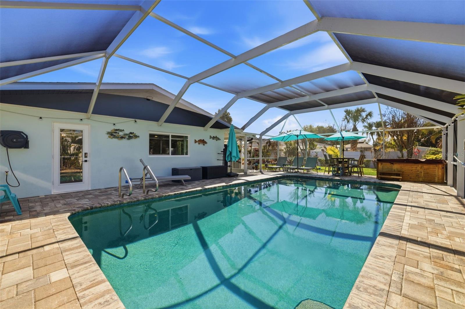 Image 30 of 48 For 4029 38th Way S