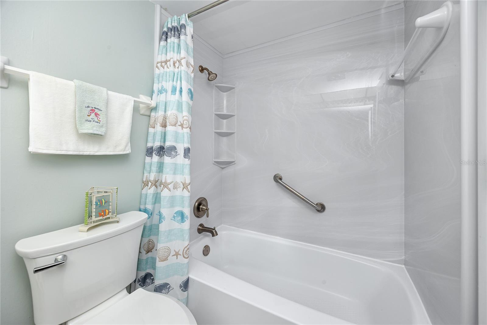 Image 24 of 43 For 4650 Cove Circle 409