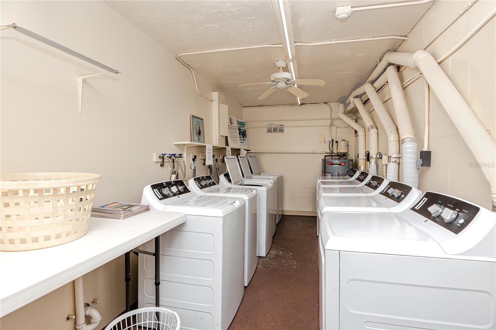 Image 40 of 43 For 4650 Cove Circle 409