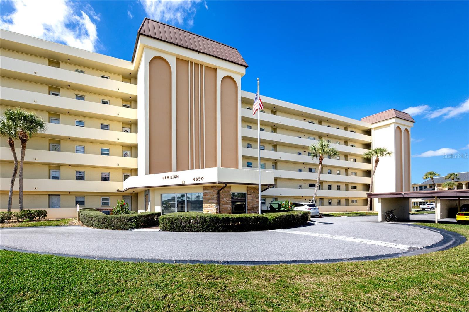 Image 6 of 43 For 4650 Cove Circle 409