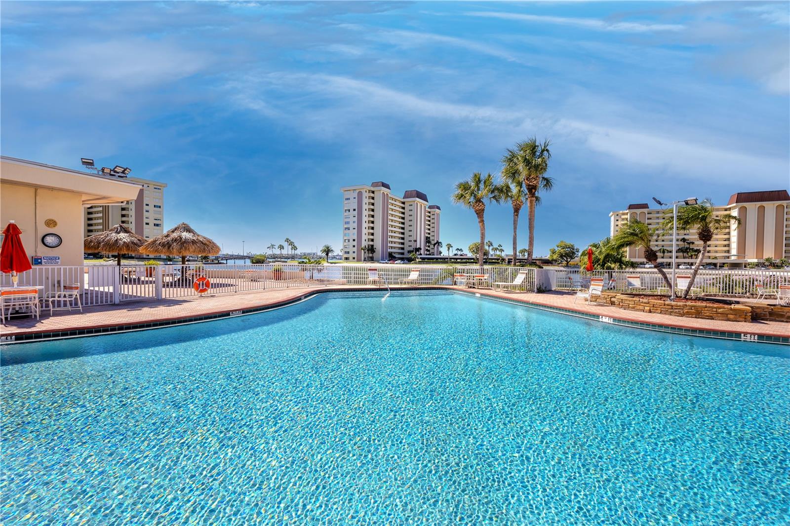 Image 7 of 43 For 4650 Cove Circle 409