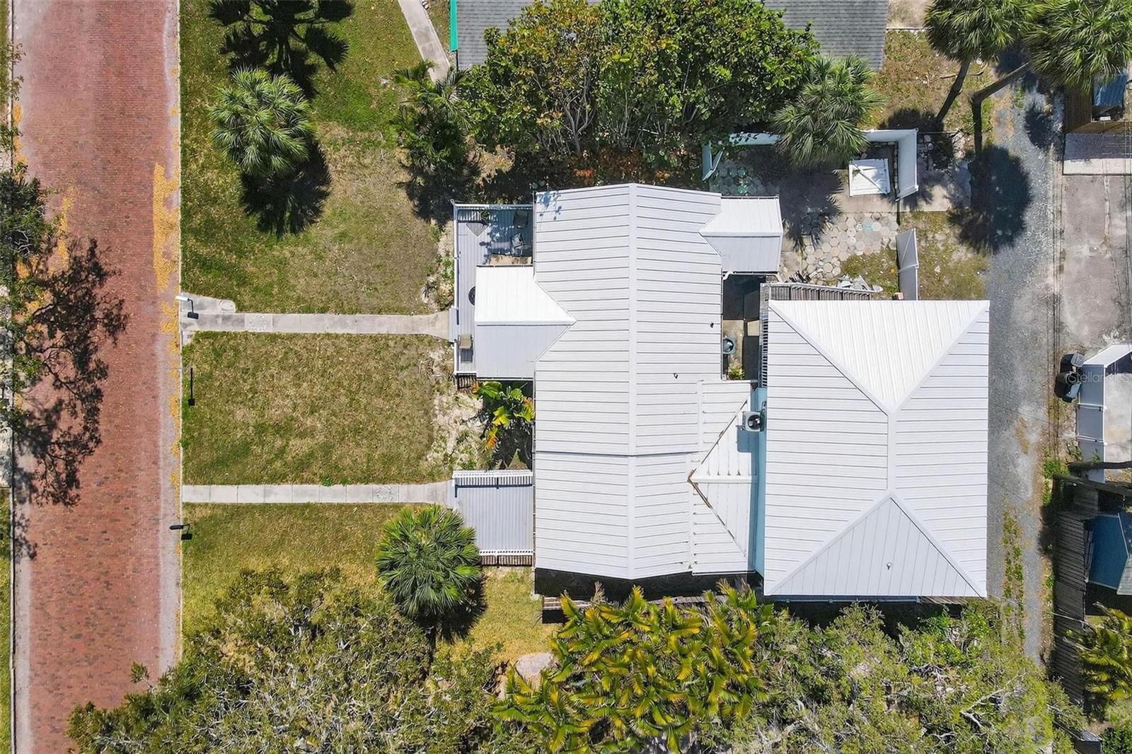 Listing photo id 5 for 3113 57th Street S