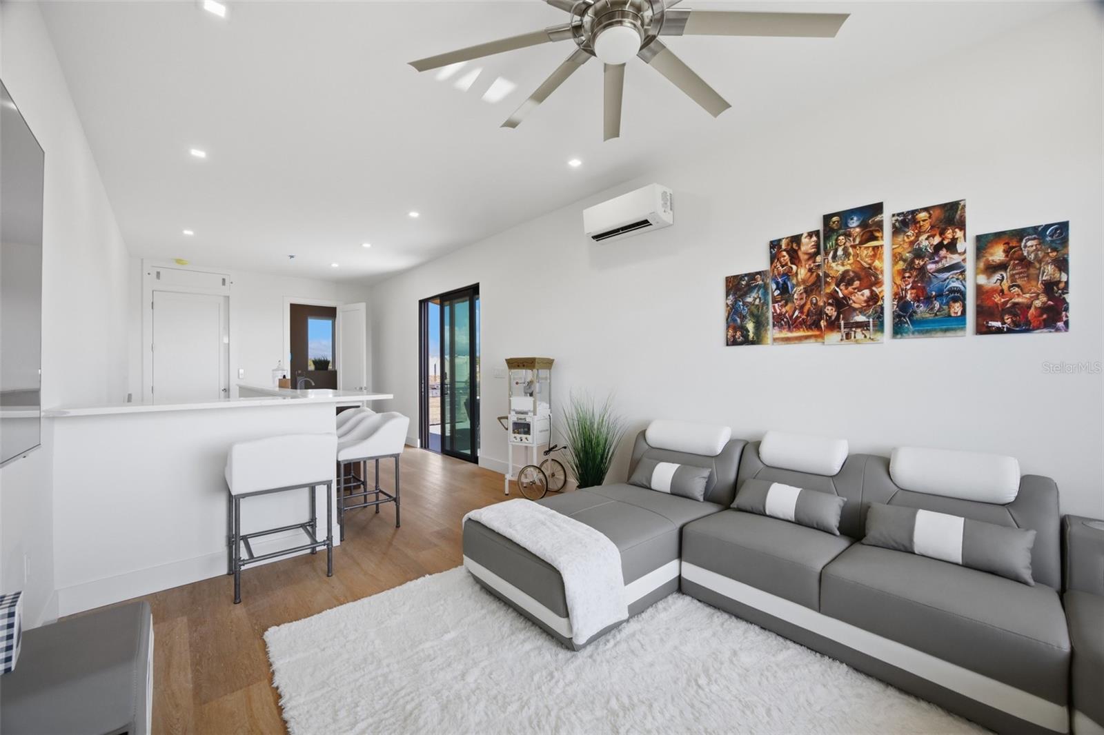 Listing photo id 31 for 5956 Aqua Reserve Boulevard