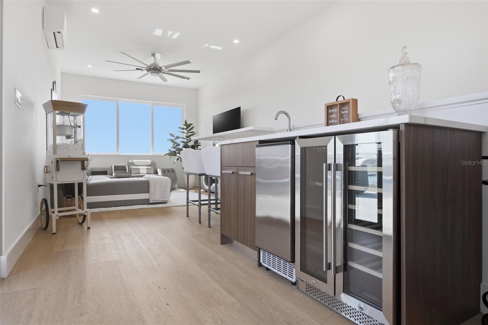 Listing photo id 32 for 5956 Aqua Reserve Boulevard