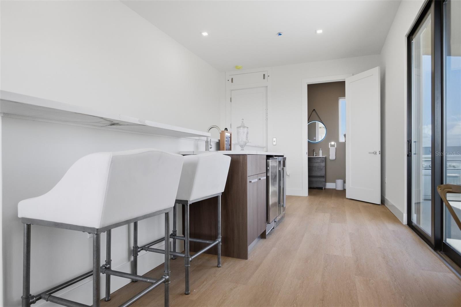 Listing photo id 33 for 5956 Aqua Reserve Boulevard