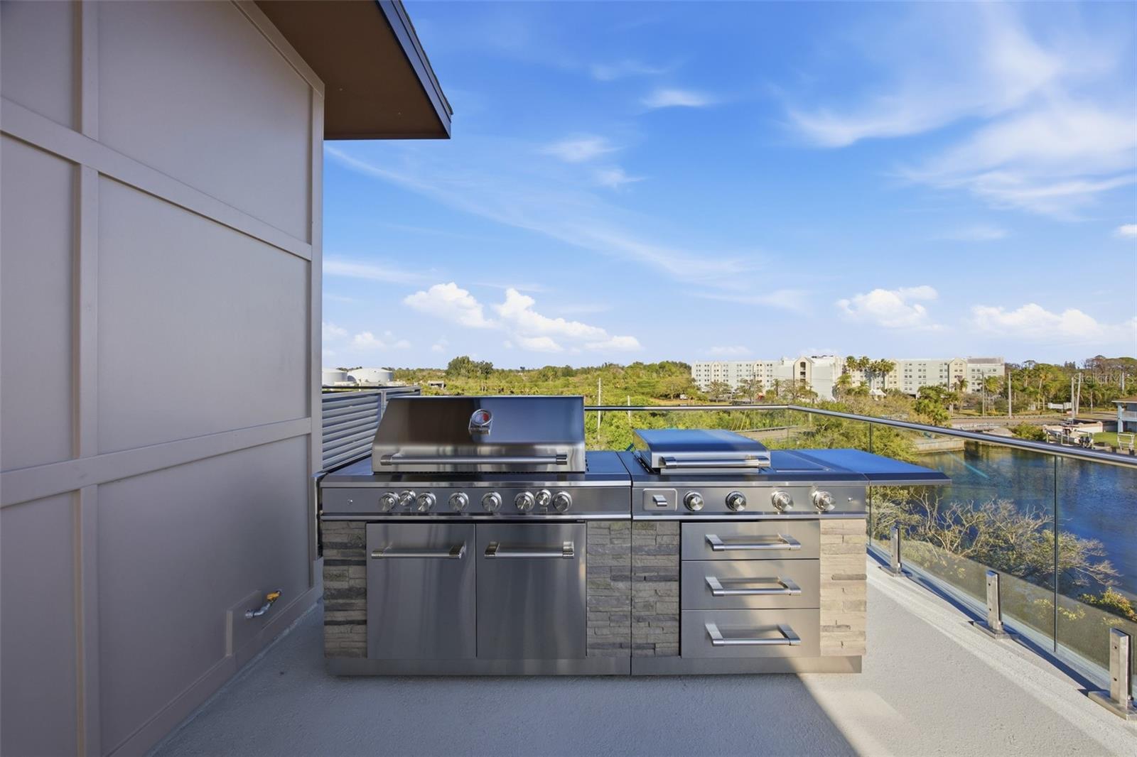 Listing photo id 37 for 5956 Aqua Reserve Boulevard