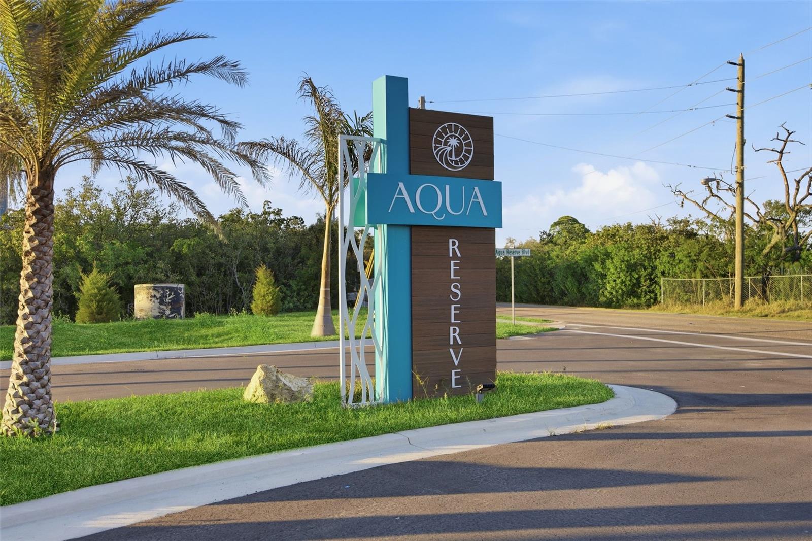 Listing photo id 2 for 5956 Aqua Reserve Boulevard