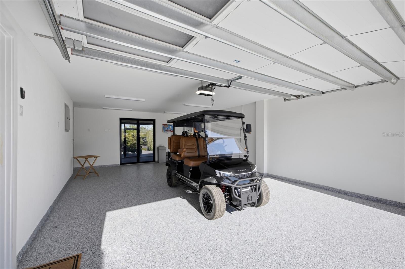 Listing photo id 39 for 5956 Aqua Reserve Boulevard