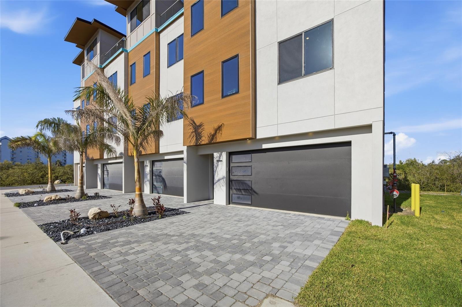 Listing photo id 4 for 5956 Aqua Reserve Boulevard