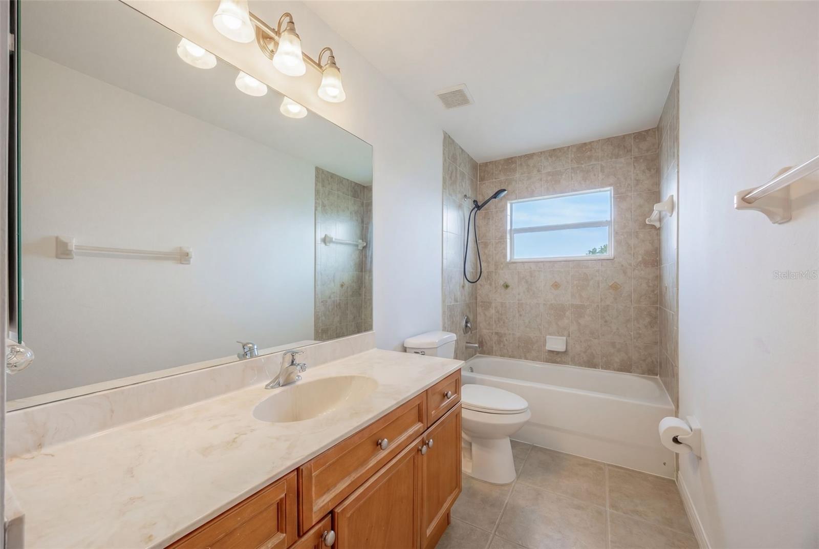 Image 28 of 45 For 2422 20th Place