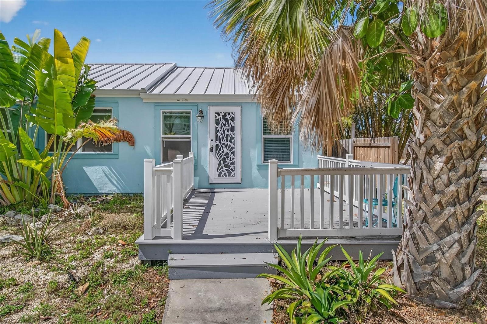 Listing photo id 9 for 3113 57th Street S