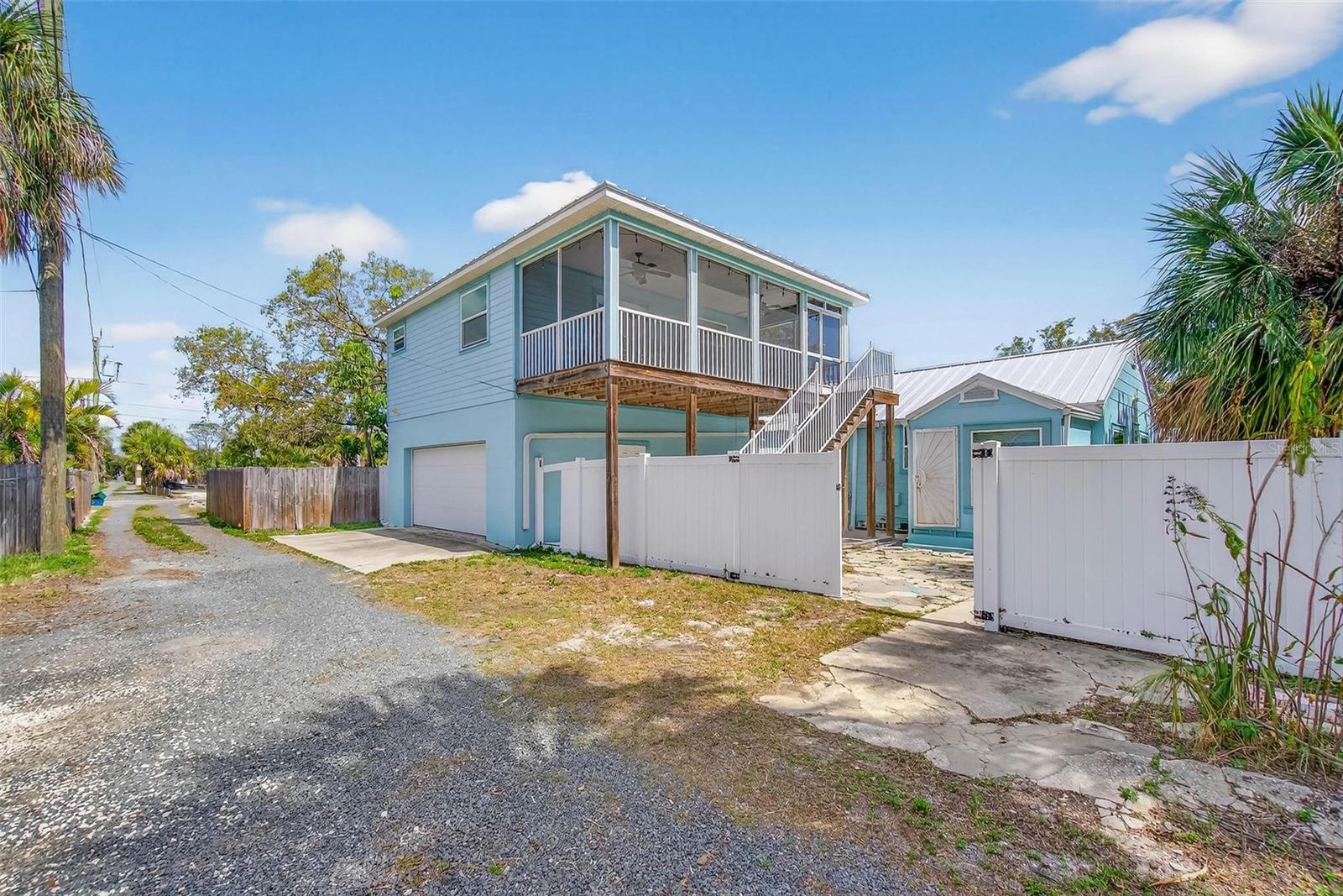 Listing photo id 11 for 3113 57th Street S