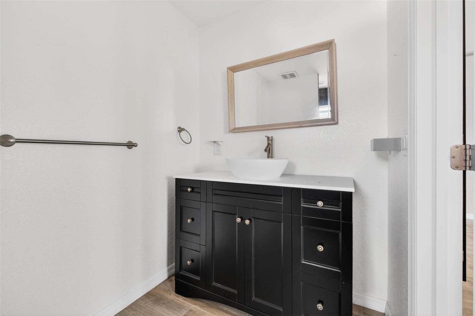 Listing photo id 17 for 3113 57th Street S