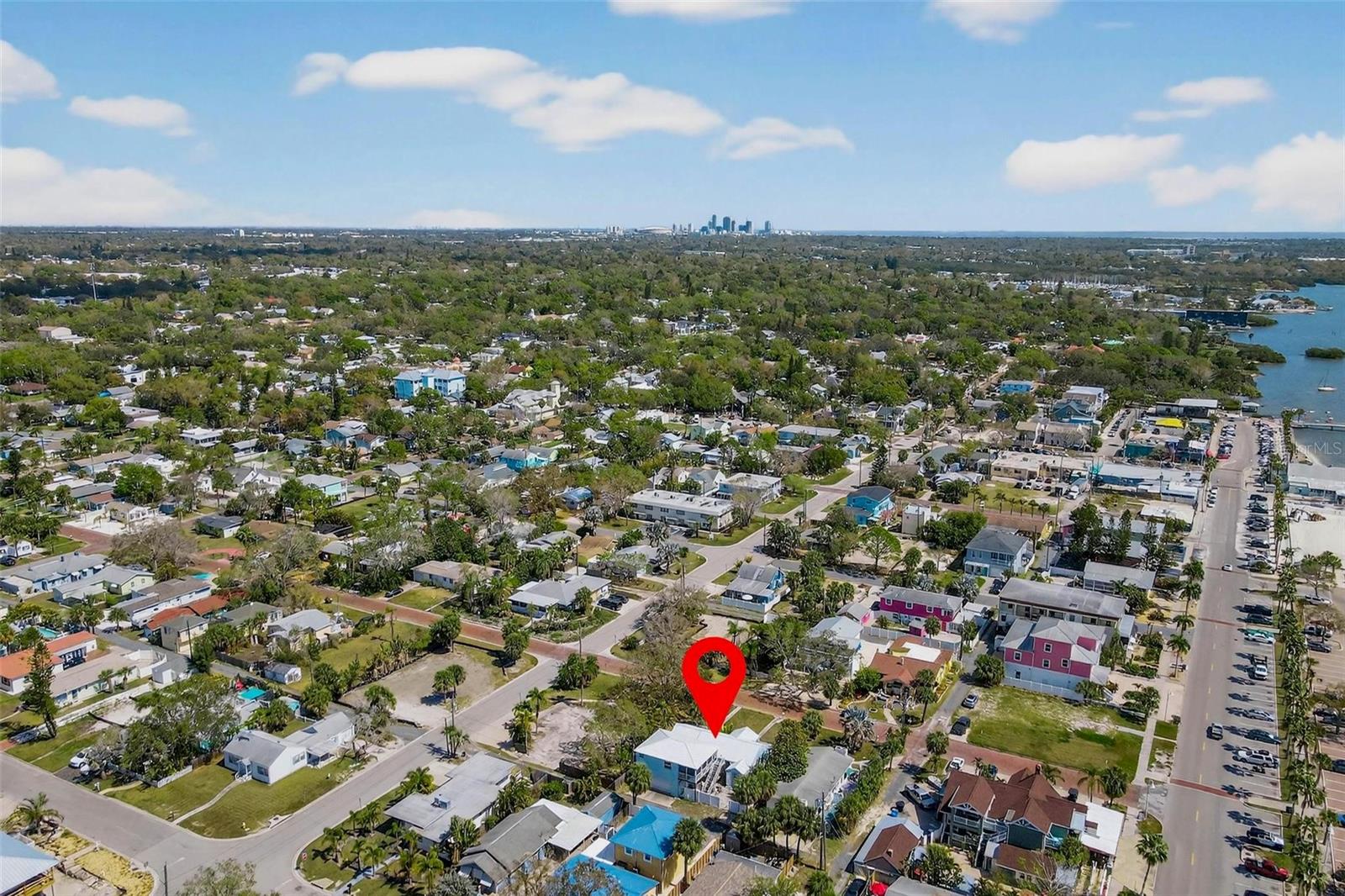 Listing photo id 4 for 3113 57th Street S