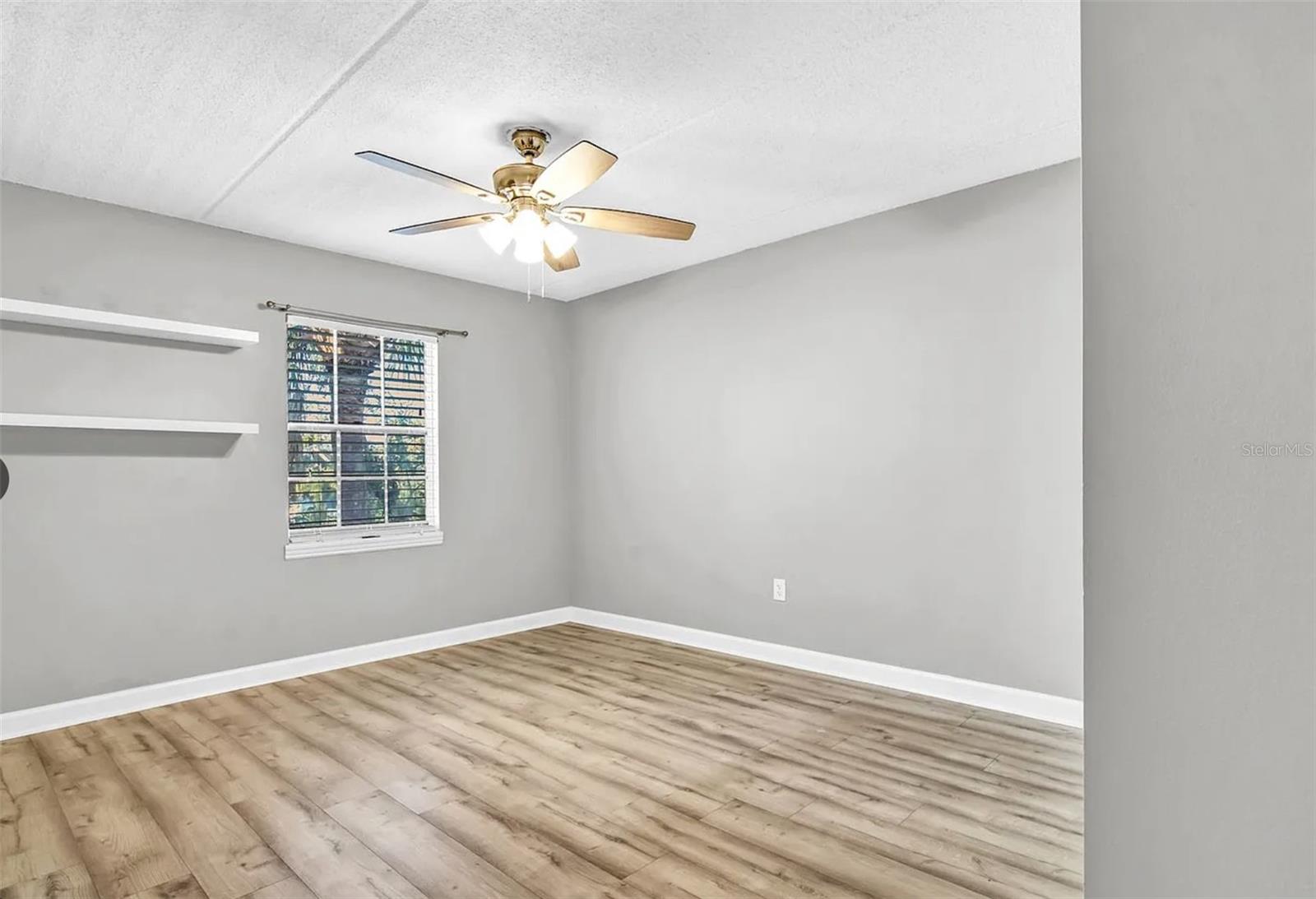 Image 11 of 27 For 5304 Kennedy Boulevard 306