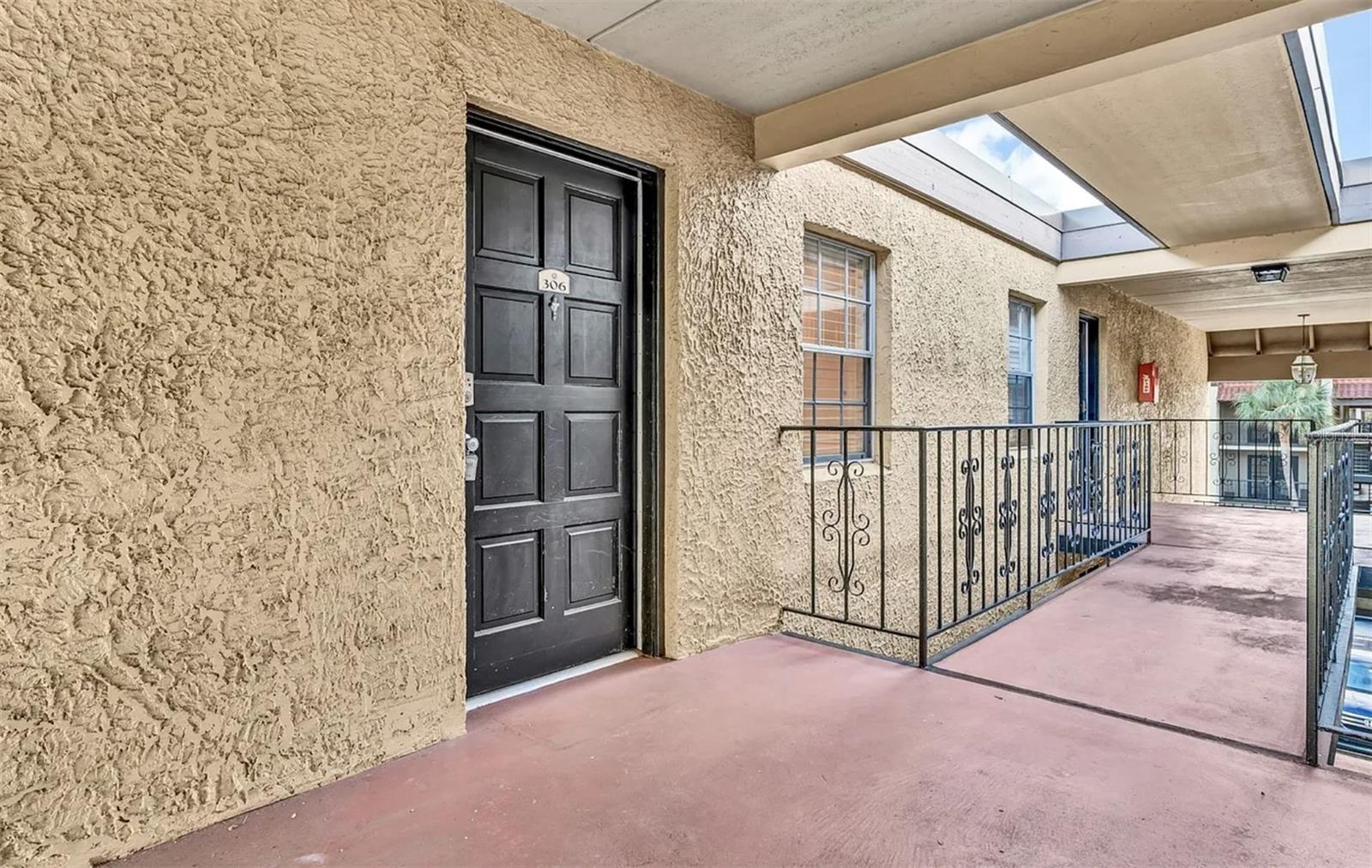 Image 2 of 27 For 5304 Kennedy Boulevard 306