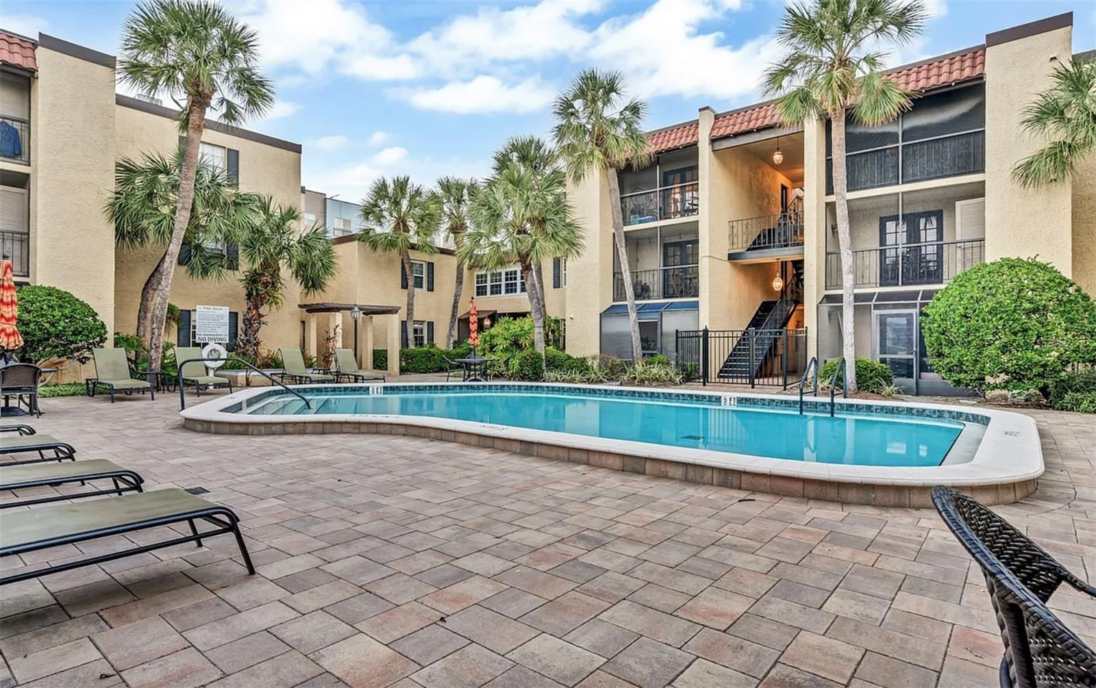 Image 25 of 27 For 5304 Kennedy Boulevard 306