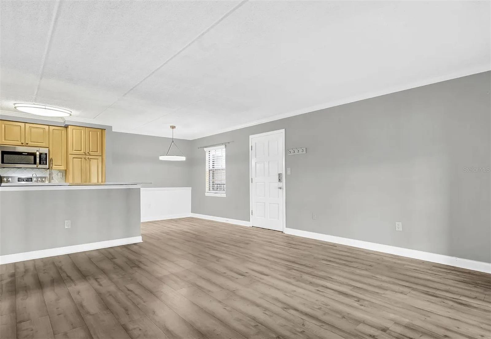 Image 4 of 27 For 5304 Kennedy Boulevard 306